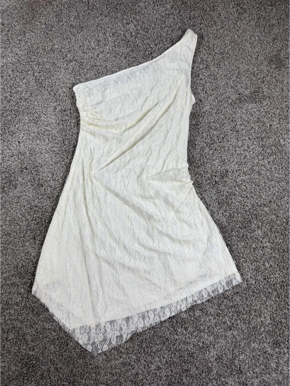 Urban Outfitters Women’s XL One Shoulder Loce  Ivory Cream Asymmetrical Hem NWOT